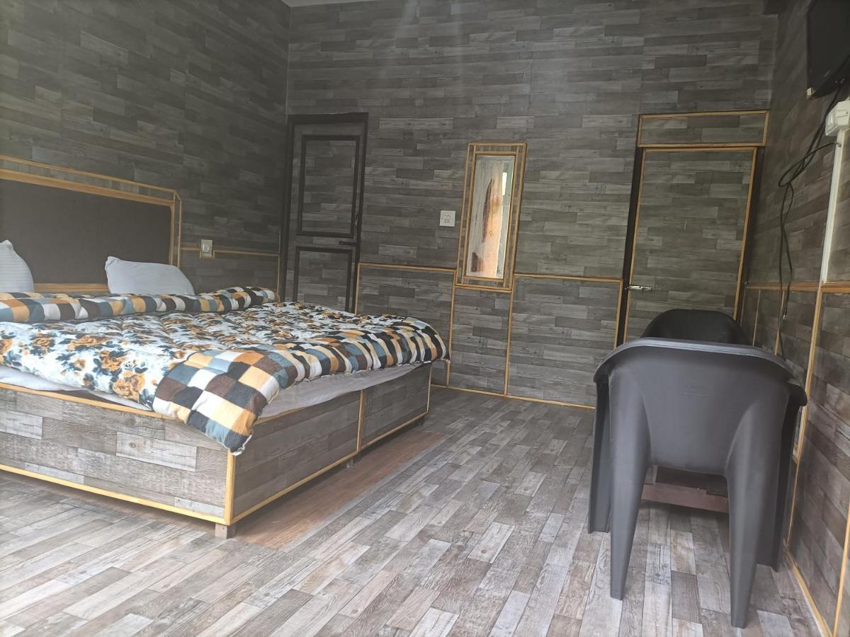 Hotel Pine Spring Дхарамсала Екстериор снимка