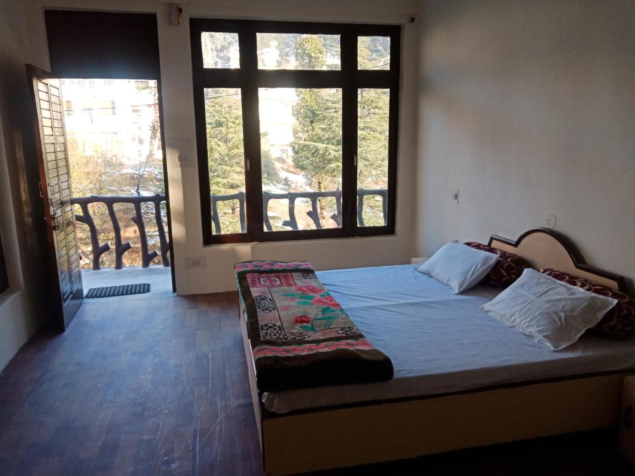 Hotel Pine Spring Дхарамсала Екстериор снимка