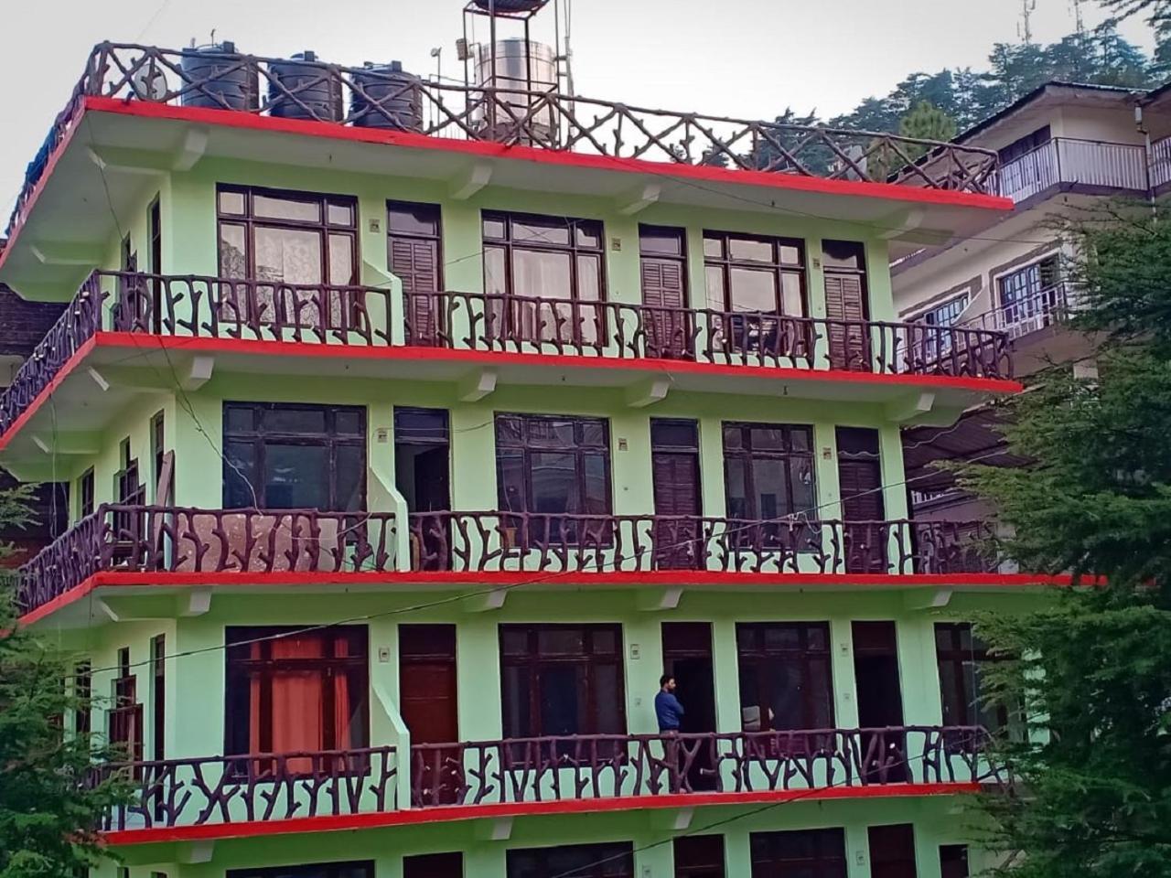 Hotel Pine Spring Дхарамсала Екстериор снимка