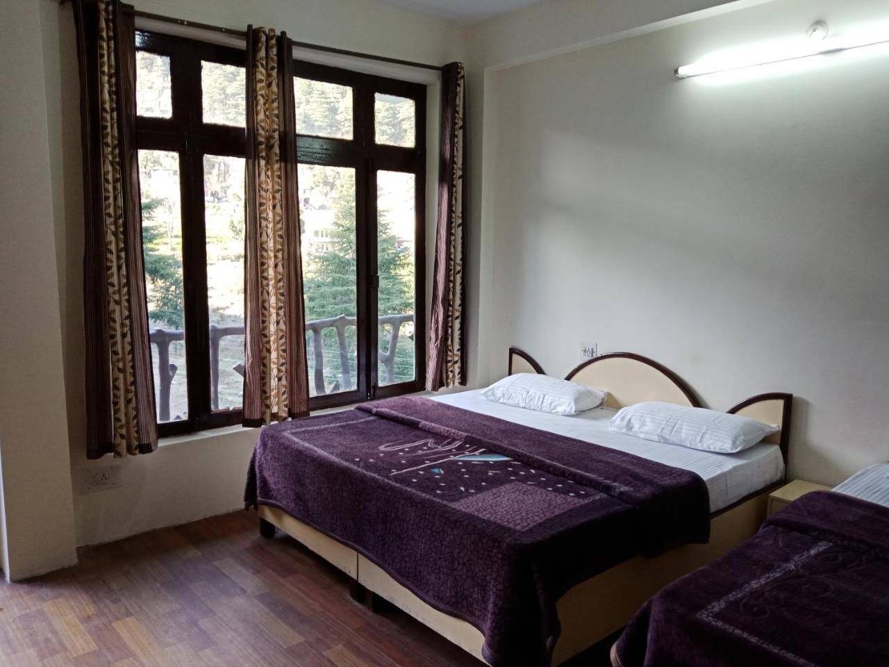 Hotel Pine Spring Дхарамсала Екстериор снимка