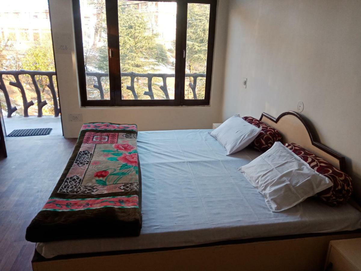 Hotel Pine Spring Дхарамсала Екстериор снимка