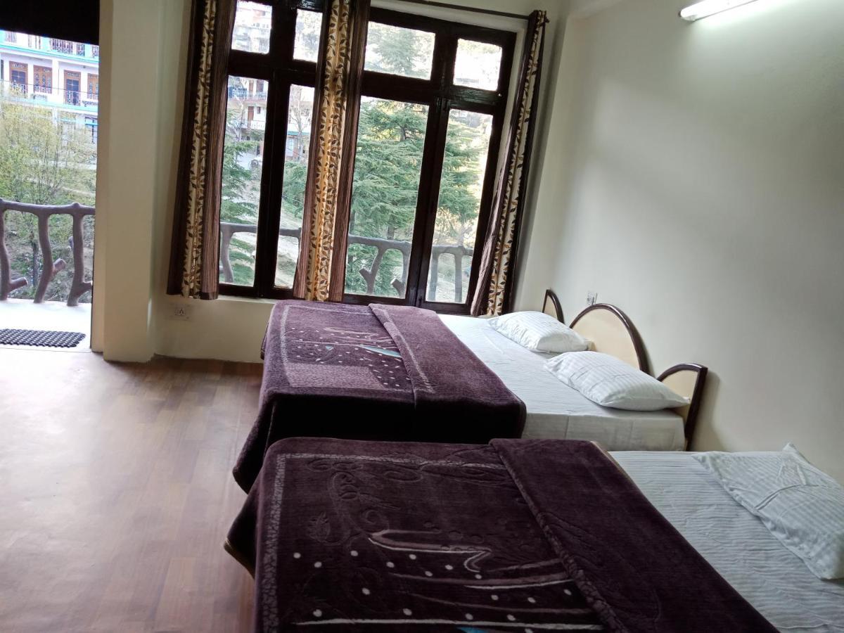 Hotel Pine Spring Дхарамсала Екстериор снимка
