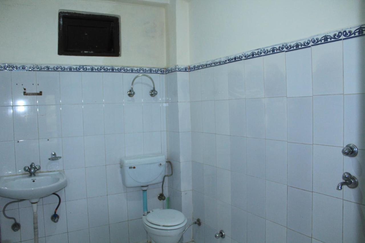 Hotel Pine Spring Дхарамсала Екстериор снимка